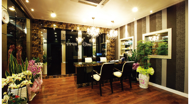 顏靚體靚美容院門店形象